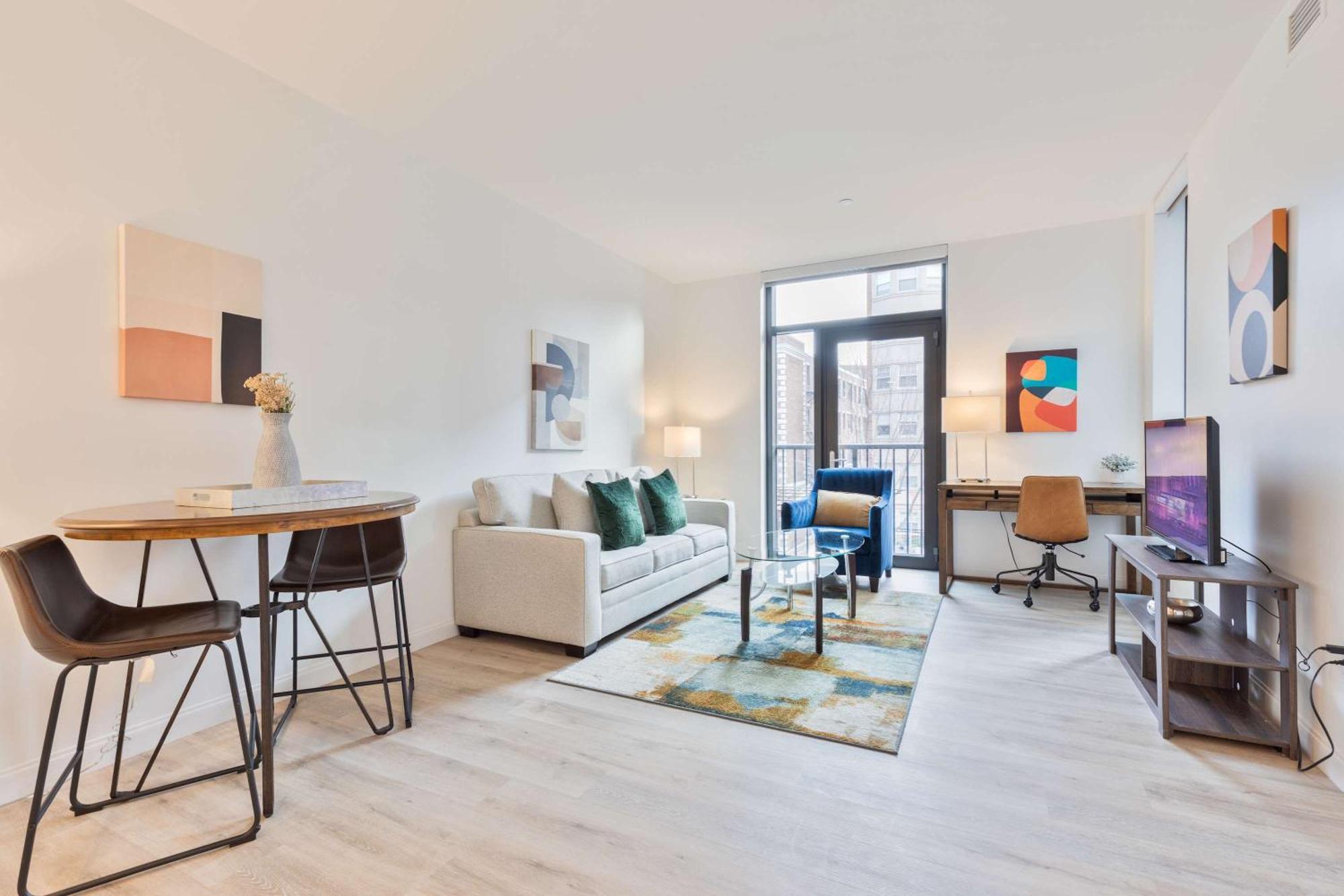 Gorgeous With Kitchen Apartment Boston